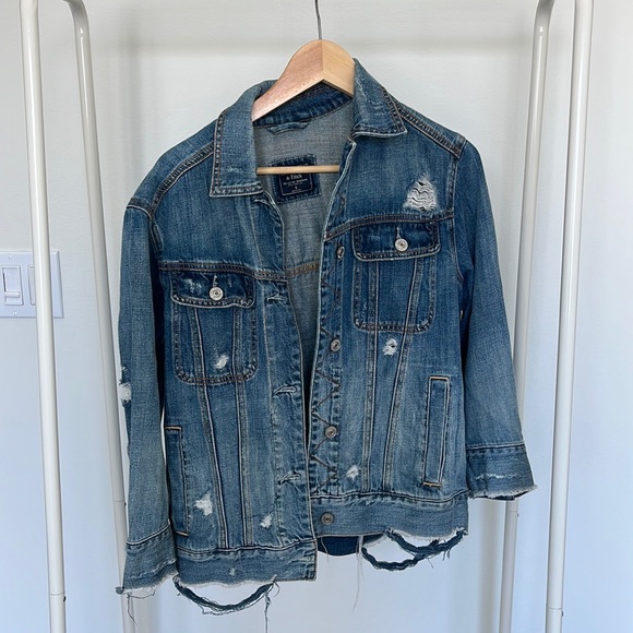 Abercrombie and Fitch Oversized Distressed Jean Jacket - Picture 2 of 5